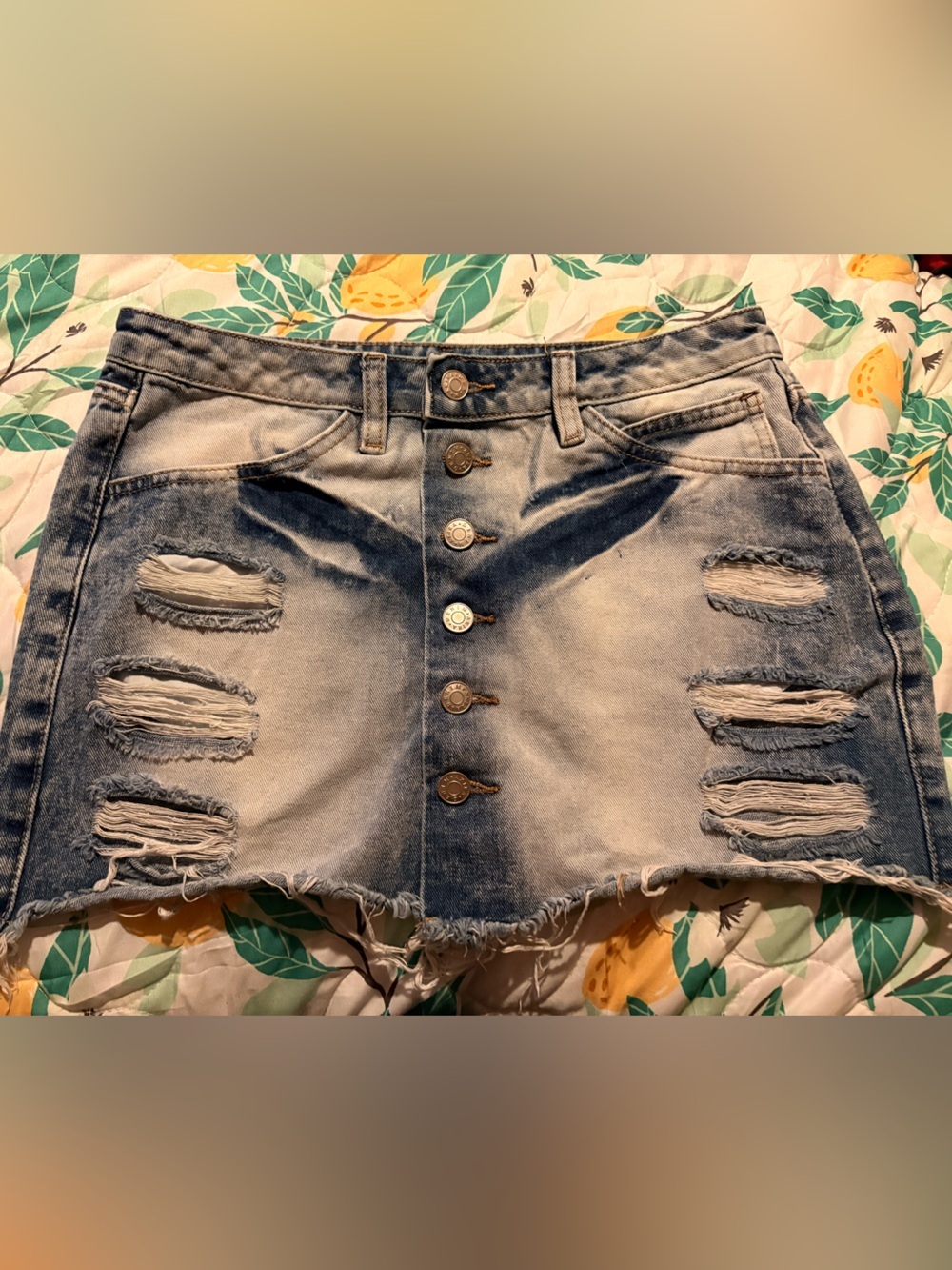 AKIRA Distressed Button Front Denim Mini Skirt Light Wash Size Medium